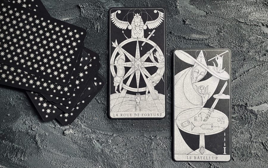 wheel & magician from le tarot de l’étoile cachée